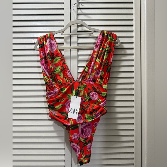 Zara Draped Red Orange Floral Tropical Deep V Neck Bodysuit - Picture 8 of 9